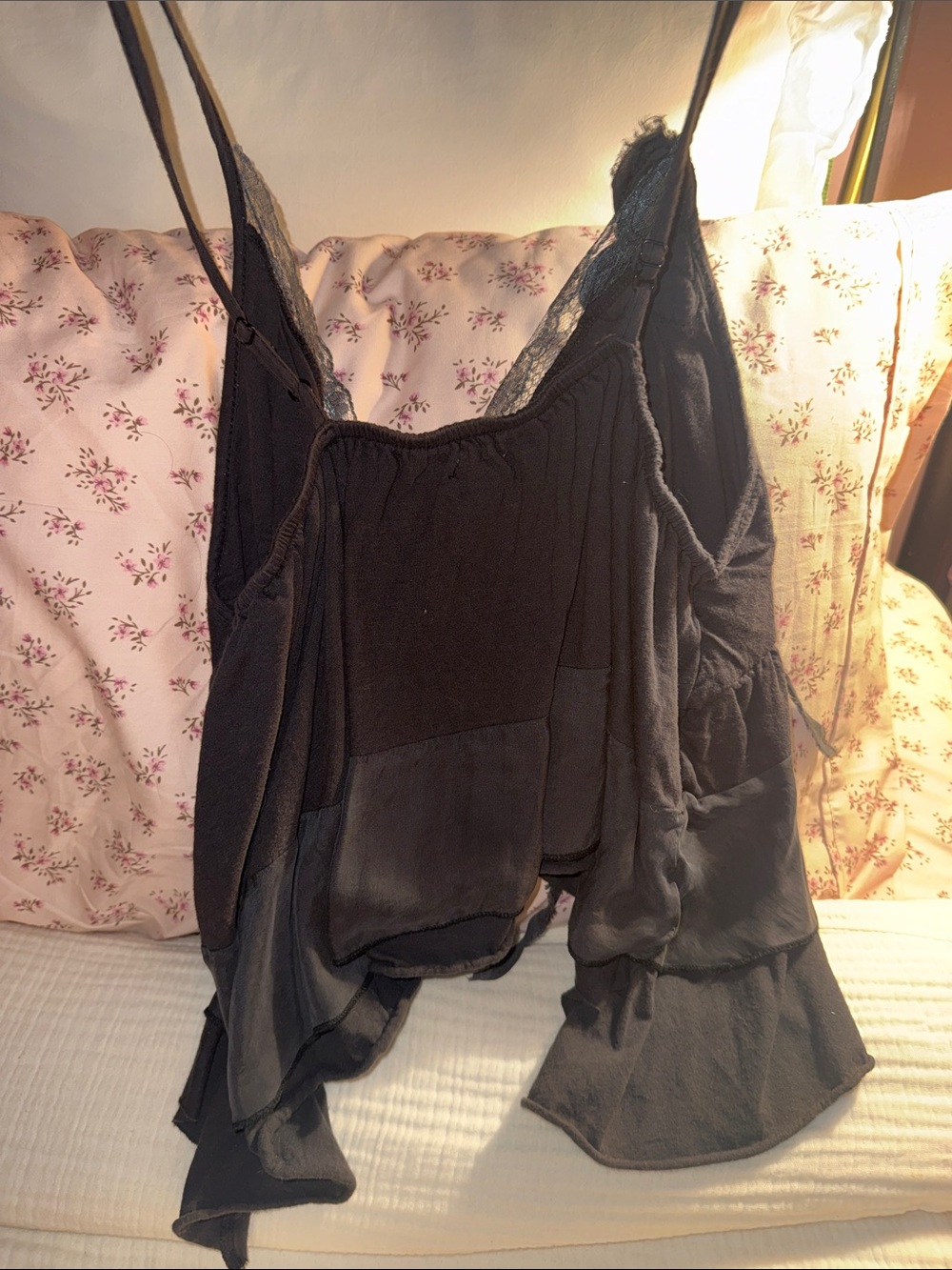 Kimchi Blue Aaliyah Babydoll Cami in Black | Urban Outfitters | 100% cotton ๐งธ - Picture 4 of 5